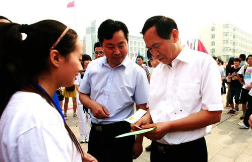 河南纪念65世界环境日宣传活动在郑州航院举行