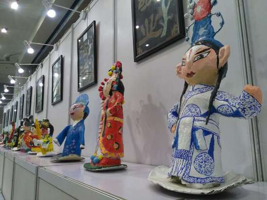 郑州经开区中小学社团环保作品展 300件作品对外开放