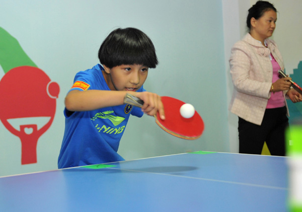 郑州经开区乒乓球训练基地揭牌 助力校园体育健康发展