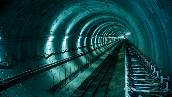 中铁装备造世界首台大断面马蹄形盾构机贯通蒙华铁路3056米黄土隧道