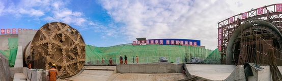 中铁装备造世界首台大断面马蹄形盾构机贯通蒙华铁路3056米黄土隧道
